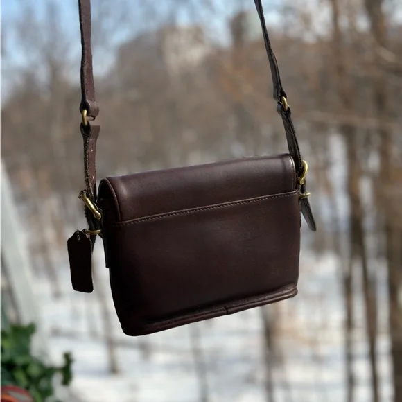 Vintage Coach Equestrian Small Flap Bag | Glovetanned Leather | 9801 | 1997 USA - Picture 5 of 16